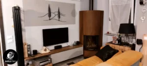 Salotto con caminetto rustico, restyling interno Grosseto.