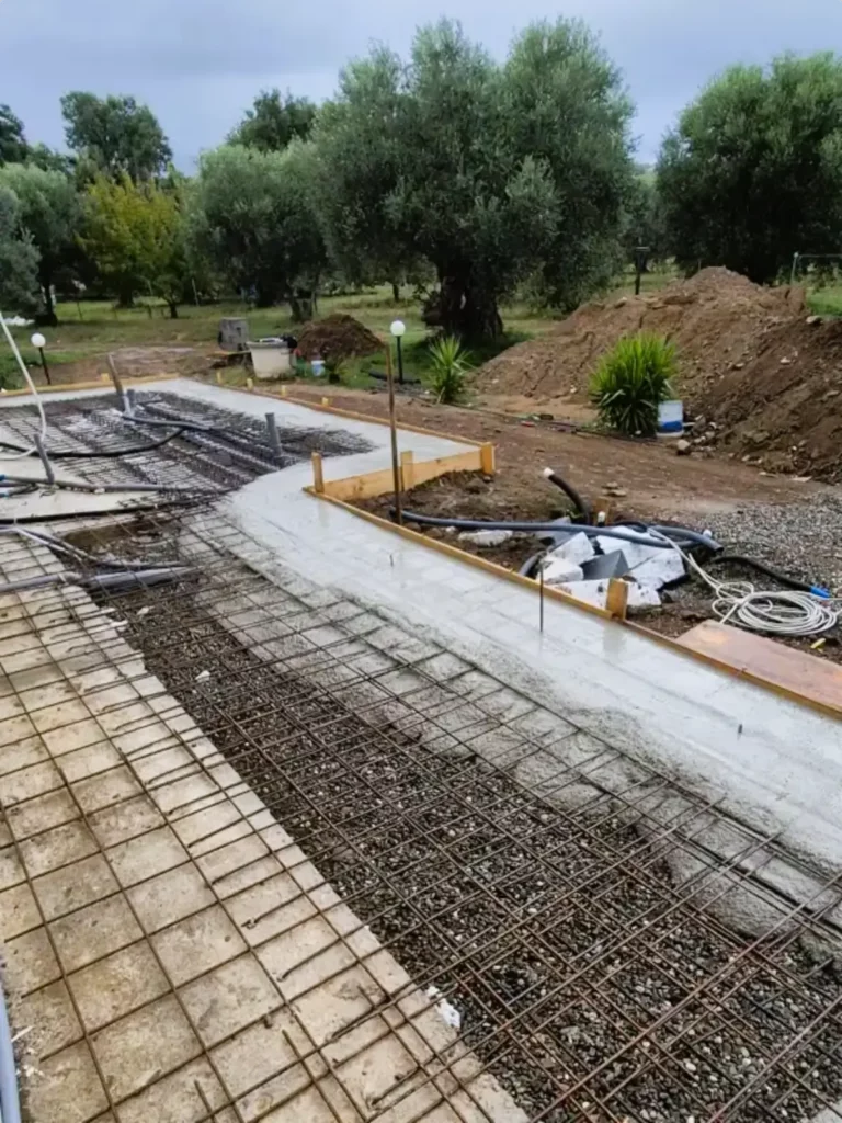 Armatura metallica (rete elettrosaldata) per piazzale ampliamento tra gli ulivi a Grosseto